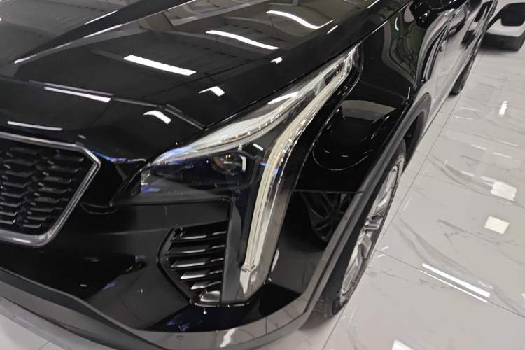 Used Cadillac XT4 2018 28T Two-Wheel Drive Leading Version
