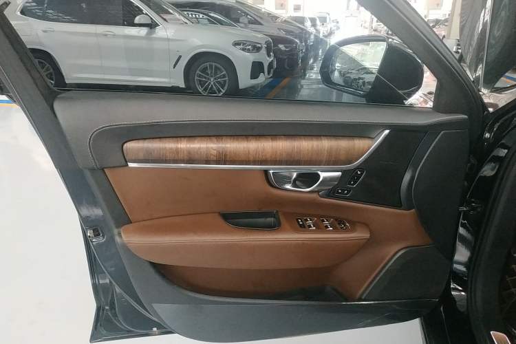 Used Volvo S90 2022 B5 Zhiyuan Luxury Edition

