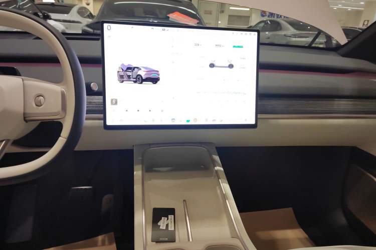 Used ONVO L60 2024 60 kWh All-Wheel Drive
