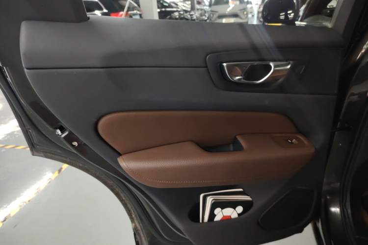 Used Volvo XC60 New Energy 2022 T8 Plug-in Hybrid All-Wheel Drive Smart Luxury Edition
