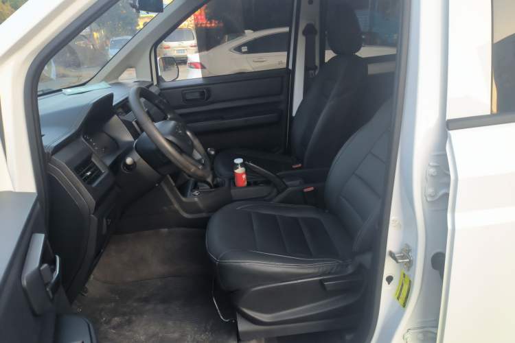 Used Wuling Hongguang PLUS 2020 1.5L Manual Standard Edition 5 Seats
