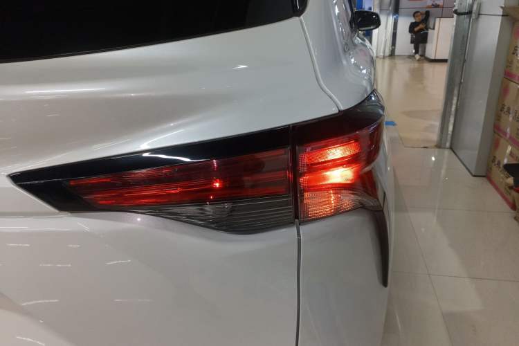 Used Toyota Sienna 2023 2.5L Hybrid Comfort Edition
