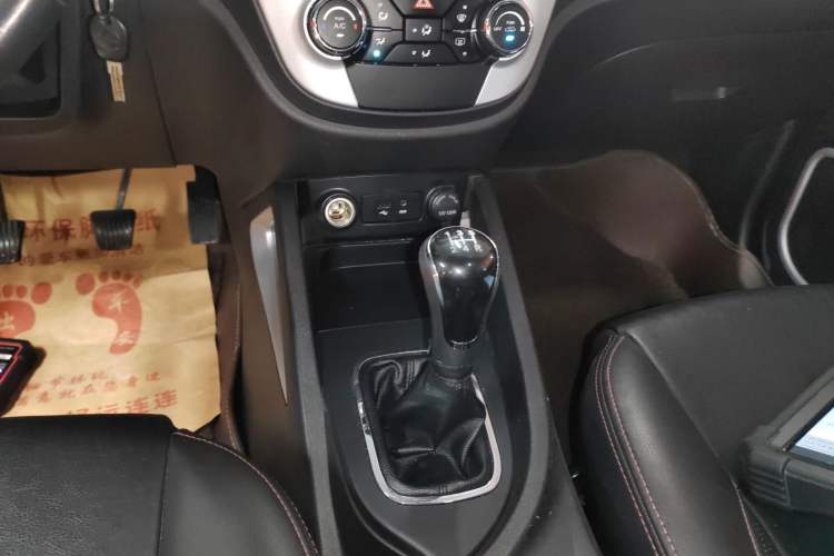 Used Changan CS35 2015 1.6L Manual Luxury Model China V Standard