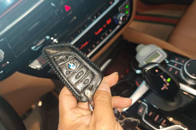 Used BMW 5 Series 2019 Facelifted 530Li Leading Edition M Sport Package
