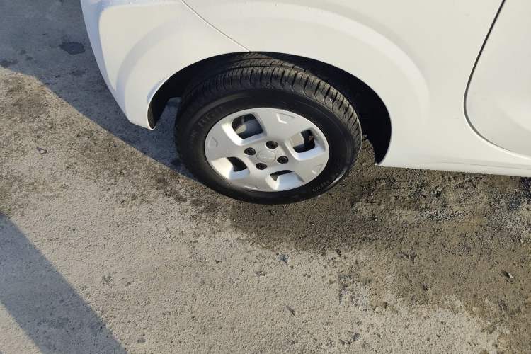 Used Roewe Clever 2021 302 km New Four-Seater Super-Efficient Version