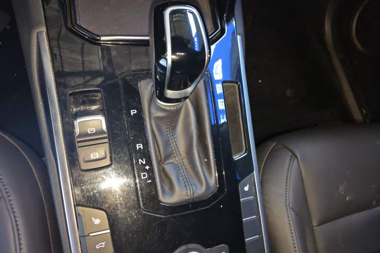 Used Wey VV7 2017 2.0T Ultra-Luxury Version
