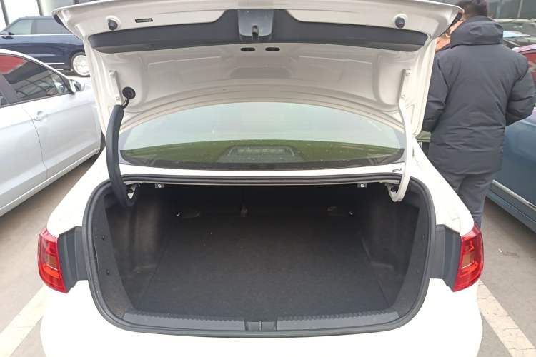 Used Volkswagen Sagitar 2014 Revised Version 1.6L Automatic Leading Edition