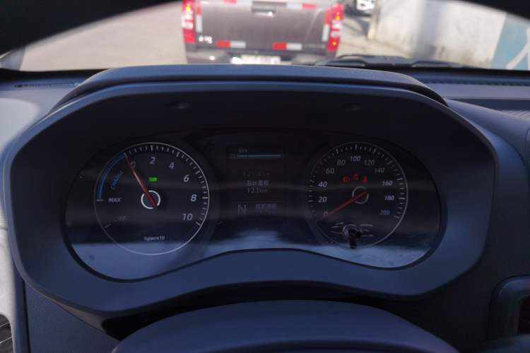 Used Wuling Yangguang 2024 300KM Comfort Version Passenger Van 75kW
