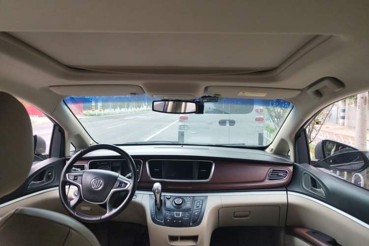 Used Buick GL8 2018 28T Luxury Model China VI Standard
