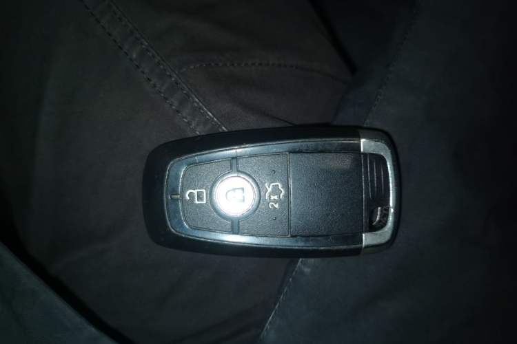 Used Ford Edge 2018 EcoBoost 245 Two-Wheel-Drive Titanium 7-Seater China VI Standard
