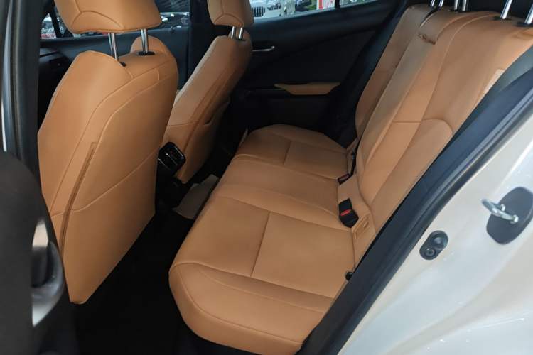 Used Lexus UX 2022 260h Explore-Edition