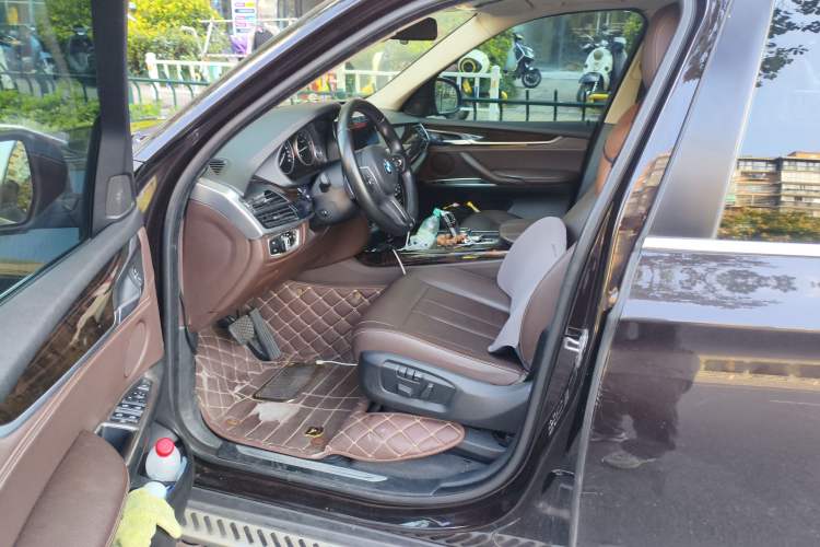 Used BMW X5 2015 xDrive28i
