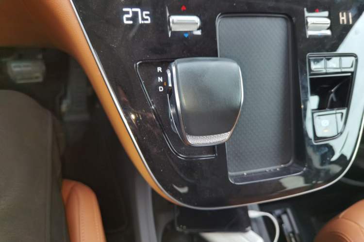 Used Hongqi HQ9 PHEV 2024 2.0T Four-Wheel Drive Business Edition
