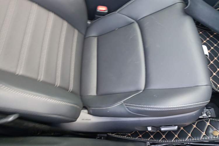 Used Toyota Wildlander 2023 2.0L CVT Two-Wheel Drive Luxury PLUS Edition
