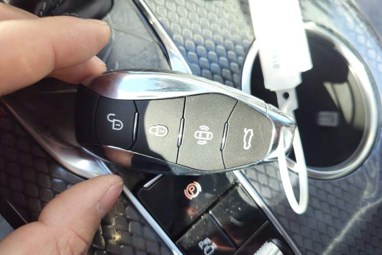 Used Hongqi HS3 PHEV 
