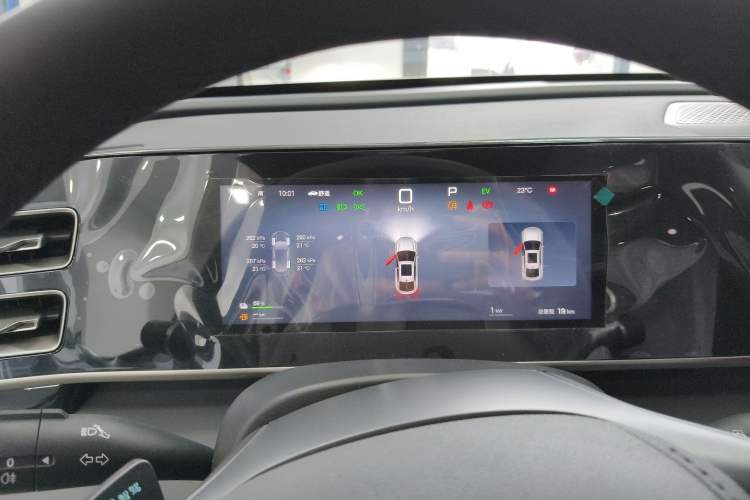 Used BYD Qin L 2025 DM-i Smart Drive 80KM Superior Model
