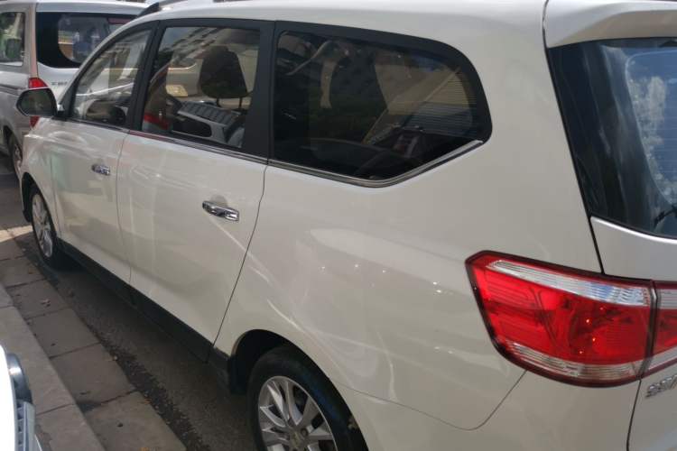 Used Baojun 730 2014 1.5L manual Comfort version 7 seats
