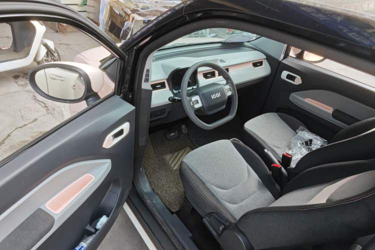 Used Chery QQ Ice Cream 2022 170km Sundae Phosphate Lithium-Ion
