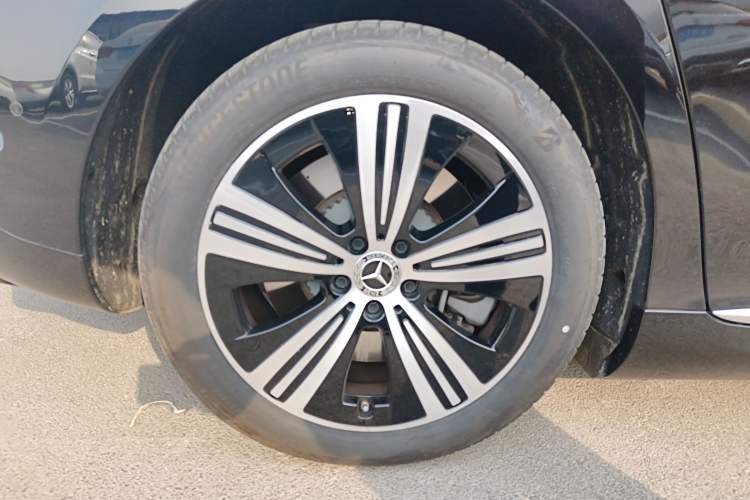 Used Mercedes-Benz EQE 2025 500 4MATIC Pioneer Edition