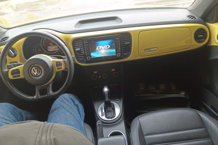 Used Volkswagen Beetle 2015 180TSI model
