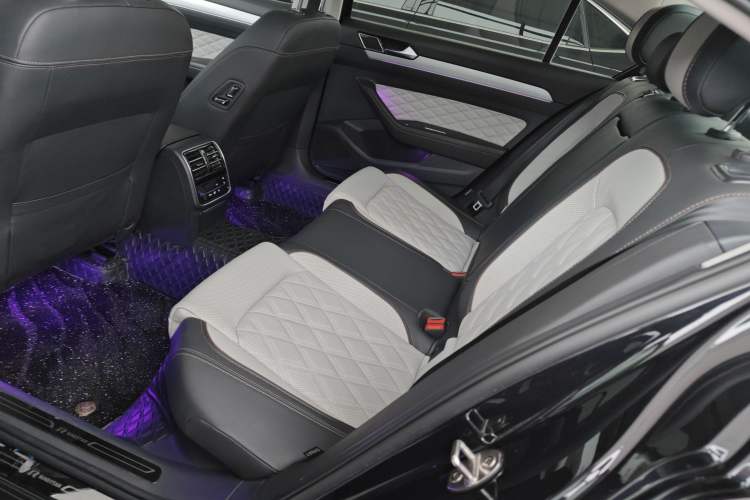 Used Volkswagen Magotan 2023 2 Million Units Limited Edition 330TSI DSG Leading Version