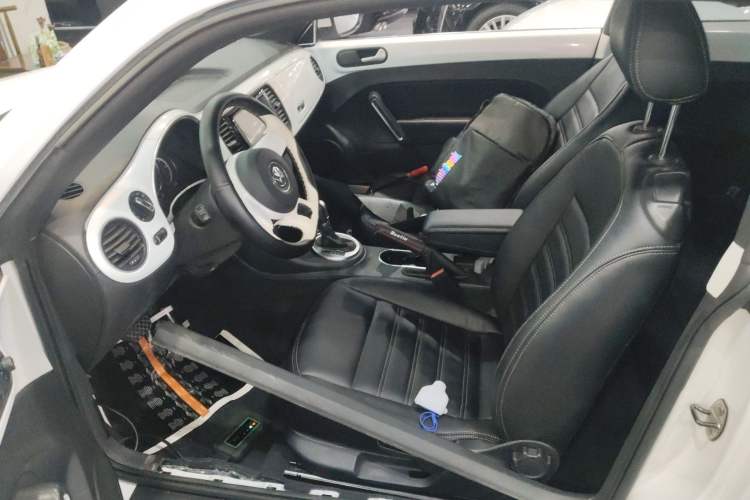 Used Volkswagen Beetle 2015 180TSI model
