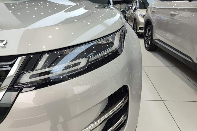 Used Land Rover Range Rover Evoque New Energy 2022 Aurora L P300e Plug-in Hybrid Electric Version
