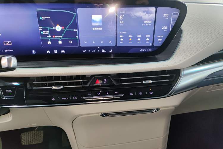 Used Buick Century 2023 2.0T Six-Seater Yinshi Edition
