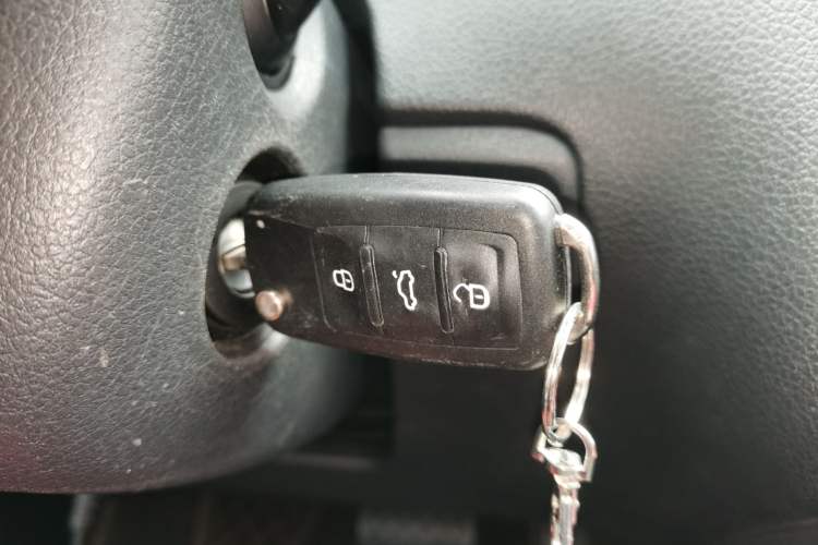 Used Volkswagen Polo 2016 1.6L Automatic Comfort Model
