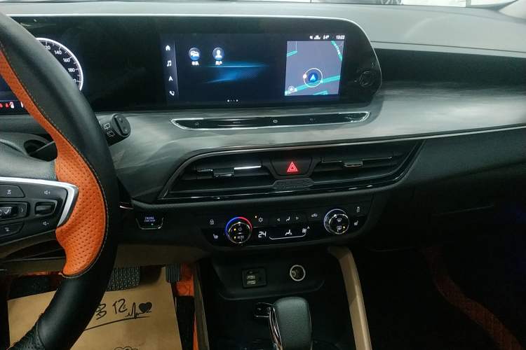 Used Buick GL6 2021 323T Mild Hybrid Connect Prestige Model
