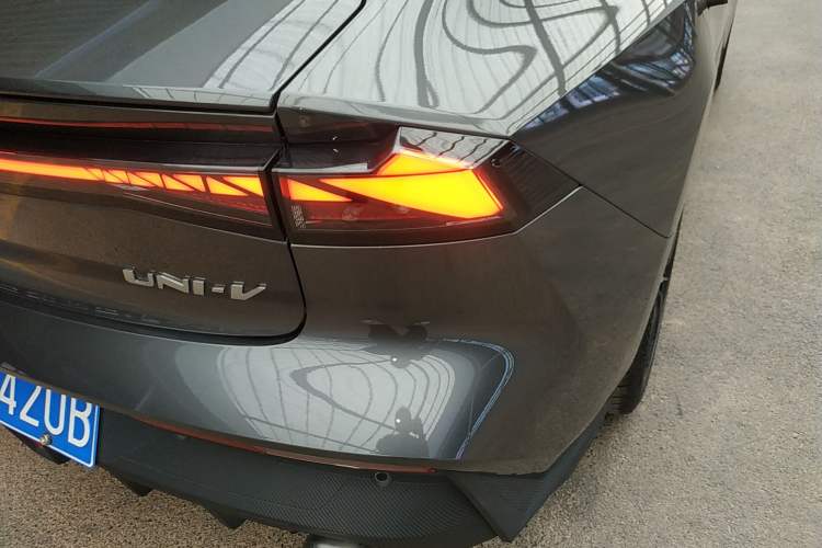 Used Changan UNI-V 2022 1.5T Prestige Version
