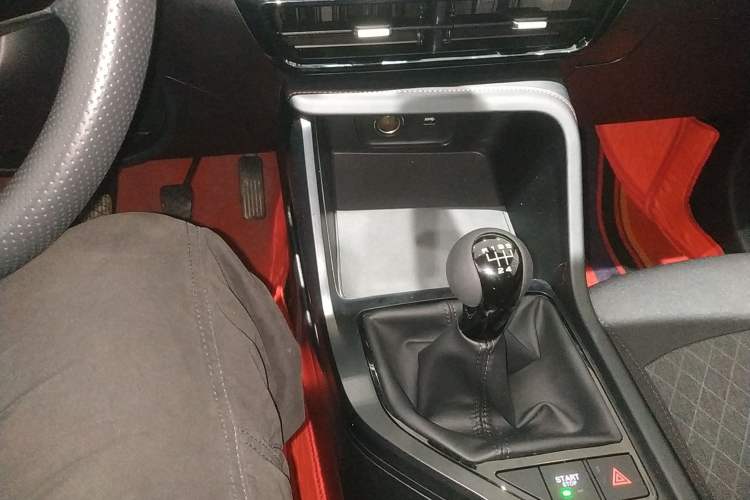 Used Roewe i5 2023 1.5L Manual Comfort Edition