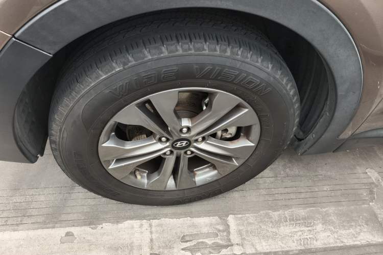 Used Hyundai Santa Fe 2013 2.4L Automatic Two-Wheel Drive Smart Version
