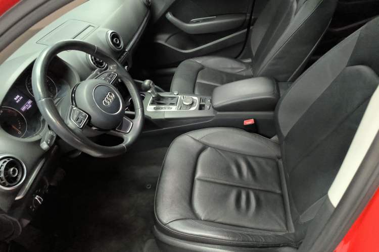 Used Audi A3 2014 Limousine 35 TFSI Automatic Comfort Model
