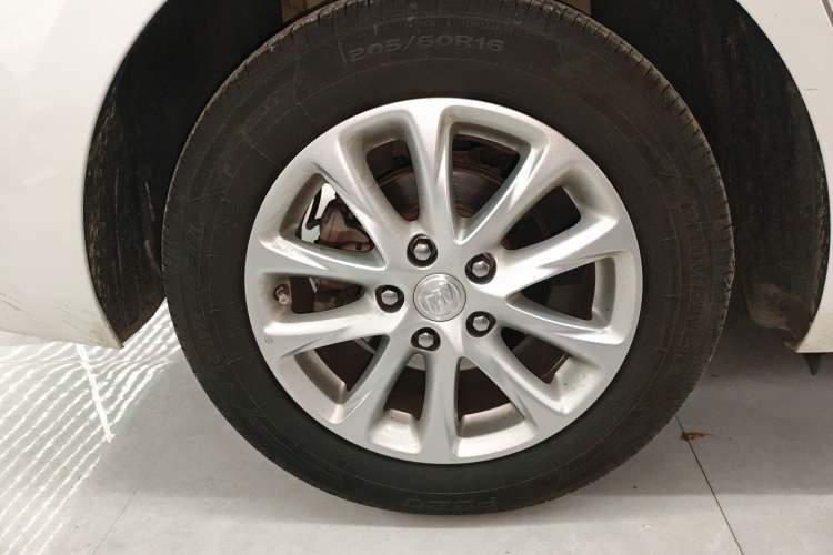 Used Buick GL6 2018 18T 6-Seater Elite Model
