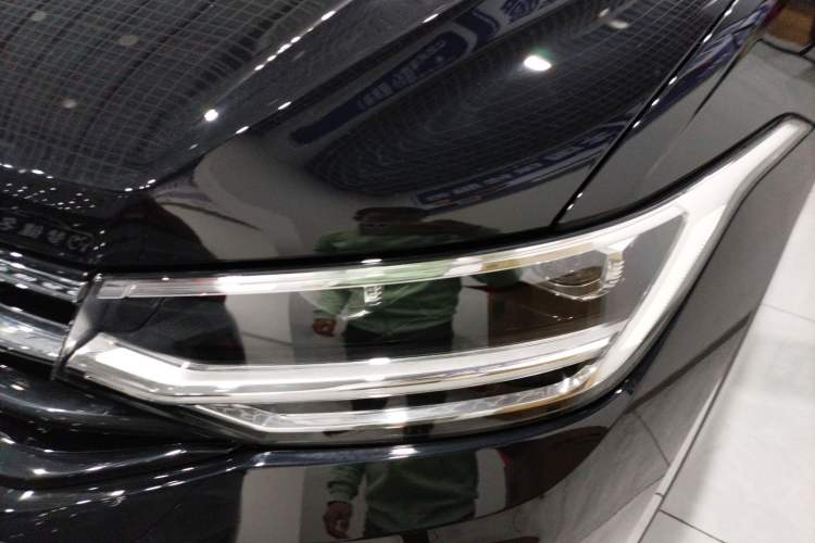 Used Volkswagen Tiguan L 2024 300TSI Automatic Two-Wheel Drive Smart Edition
