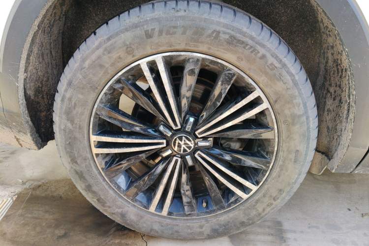 Used Volkswagen Tiguan L 2021 280TSI Automatic Two-Wheel Drive Comfort Edition – Low-Trim Version
