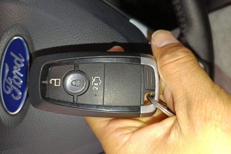 Used Ford Edge 2018 EcoBoost 245 Two-Wheel-Drive Titanium 7-Seater China V Standard
