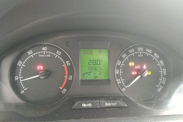 Used Skoda Rapid 2016 1.6L Automatic Front-Wheel Drive Model
