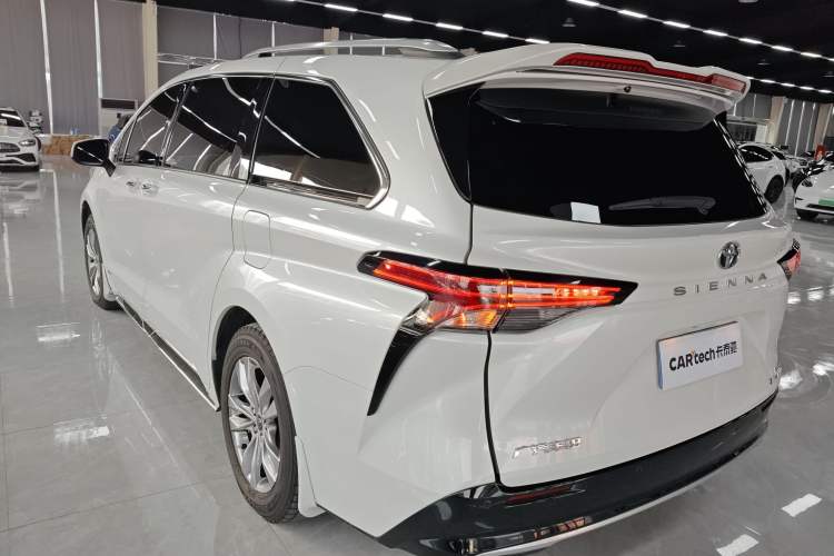 Used Toyota Sienna 2024 2.5L Hybrid Four-Wheel Drive Prestige Edition