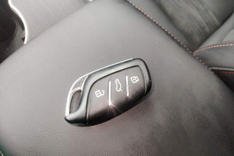 Used Roewe D5X DMH 2024 135 Tech Edition