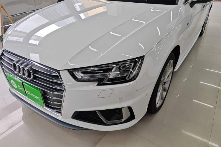 Used Audi A4L 2019 40 TFSI Fashion Version China V