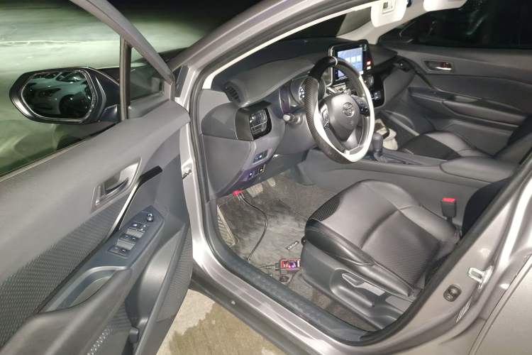 Used Toyota IZOA 2022 2.0L Yixing Version
