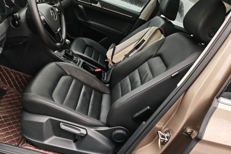 Used Volkswagen Golf Sportsvan 2016 230TSI Automatic Luxury Version