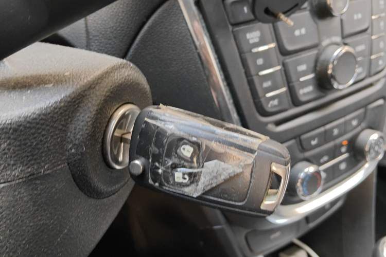 Used Buick Encore 2015 1.4T Automatic Two-Wheel Drive Urban Elite Version
