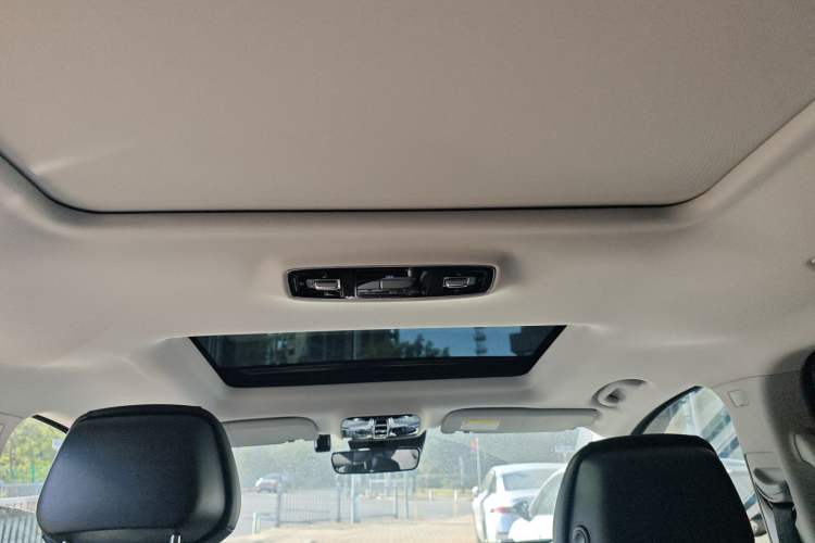 Used Roewe iMAX8 2021 400TGI Supreme Series Prestige Edition
