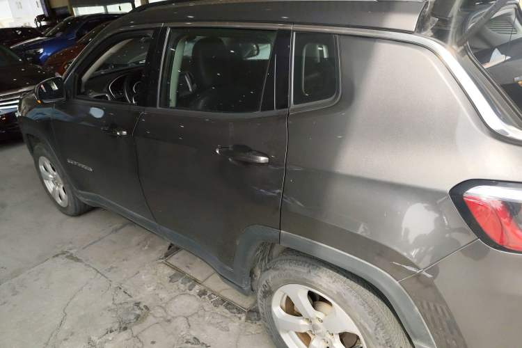 Used  Compass 2017 200T Automatic Family Edition
