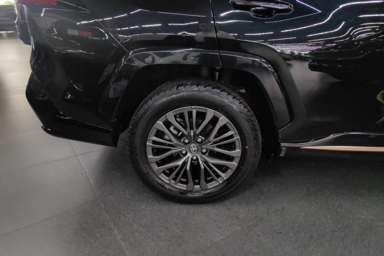 Used Toyota Wildlander 2024 2.0L CVT 4x4 Luxury PLUS Edition