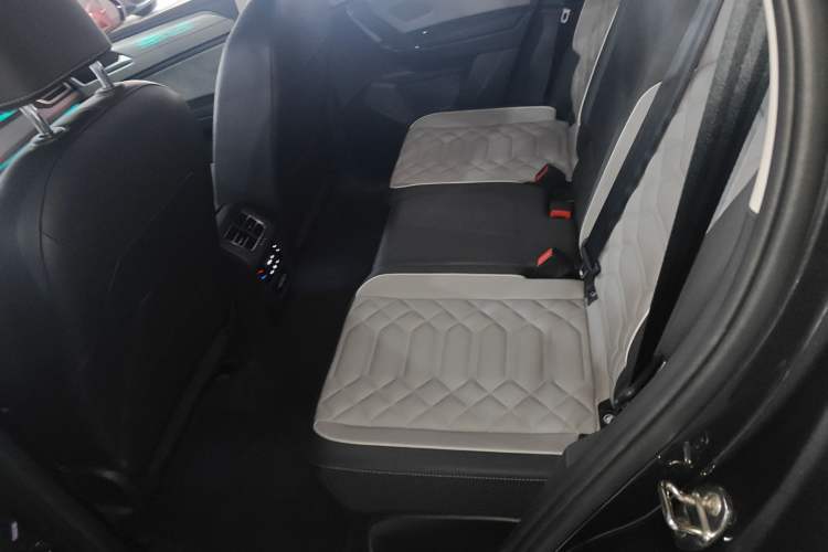 Used Volkswagen Tayron 2023 Revised Version 380TSI All-Wheel Drive R-Line High-Energy Edition
