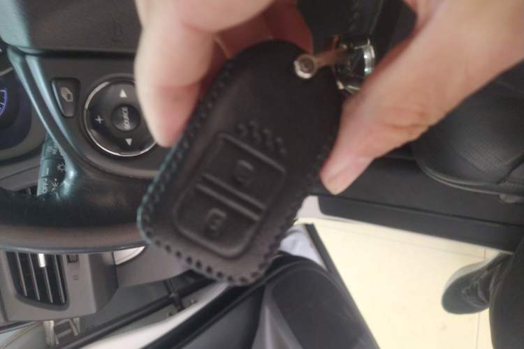 Used Honda CR-V 2015 2.4L two-wheel drive luxury version
